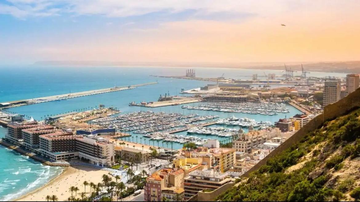 Apartamentos Breton 17 Suite Con Terraza 阿利坎特 外观 照片
